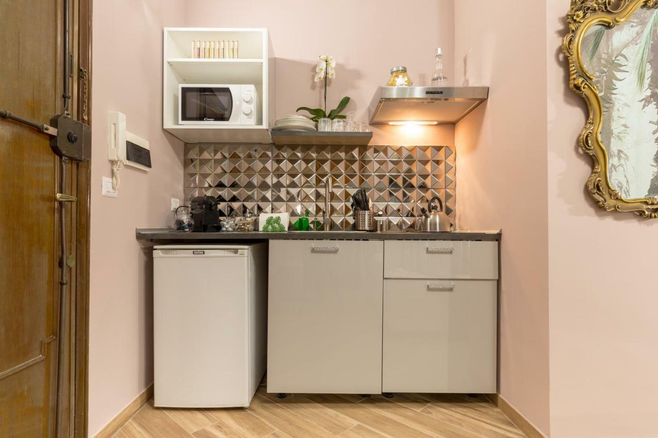 Urbana Little Apartment Rom